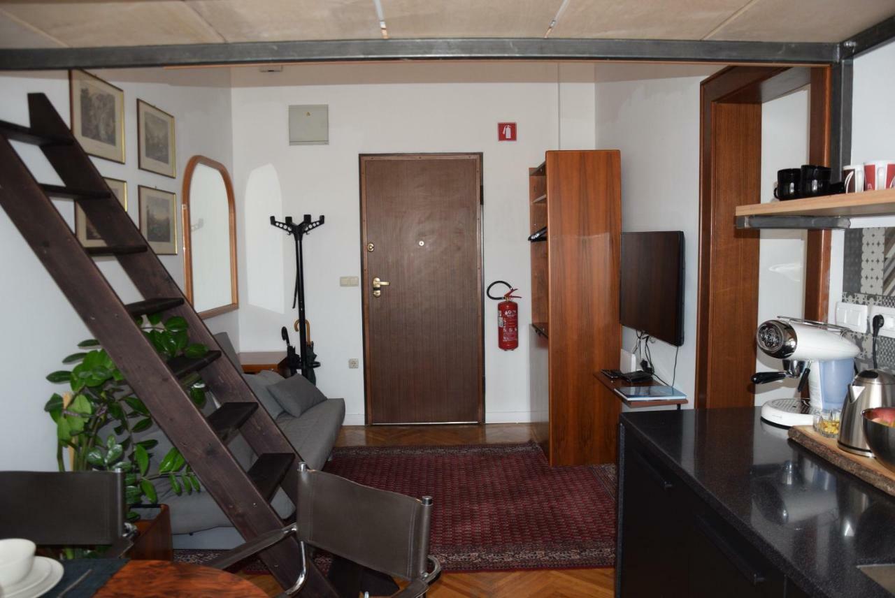 Lawyers Loft In Heritage Skyscraper ليوبليانا المظهر الخارجي الصورة
